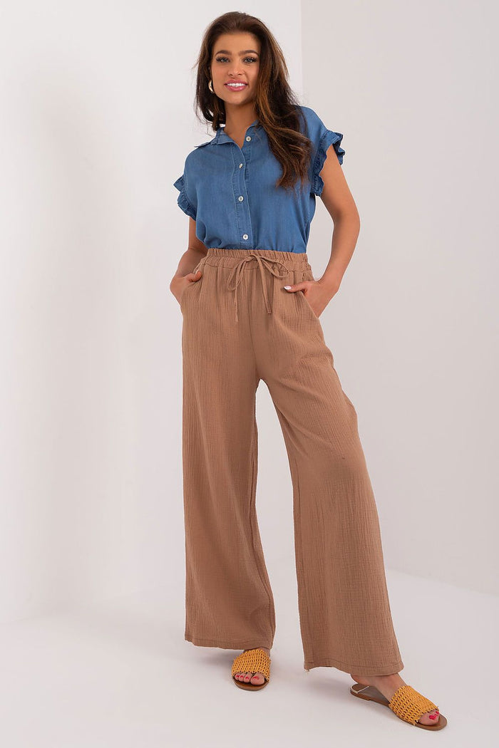 Women trousers model 194857 Italy Moda